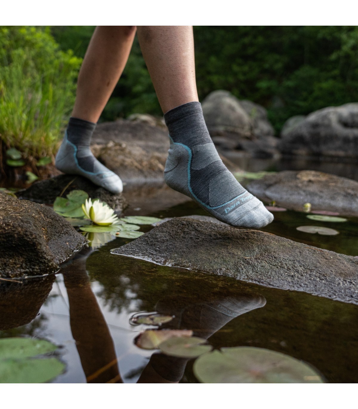 Darn Tough Lightweight Merino Mini Crew Lichtgrijs/Donkergrijs Wandelsokken